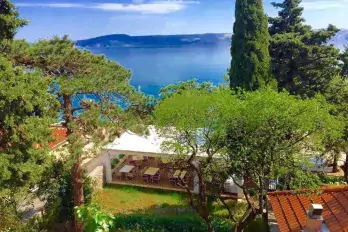 Newly renovated 3*** star hotel for sale right by the sea on Vinodolski riviera