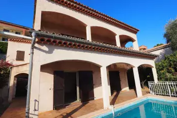 3 bedroom villa with sea view with renovation project