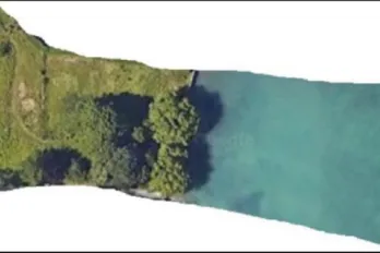 Lakefront land plot with direct private access to the lake Geneva