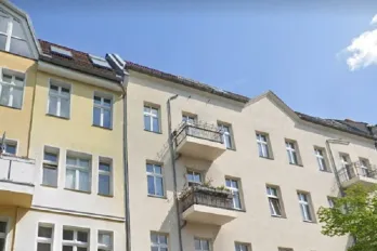 Package of 4 apartment houses with great potential, Berlin