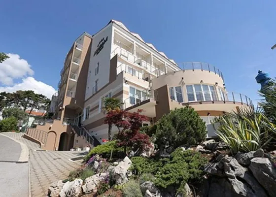 Wunderschönes 4-Sterne-Hotel am Wasser mit 60 Zimmern - ermäßigt! - Foto 15