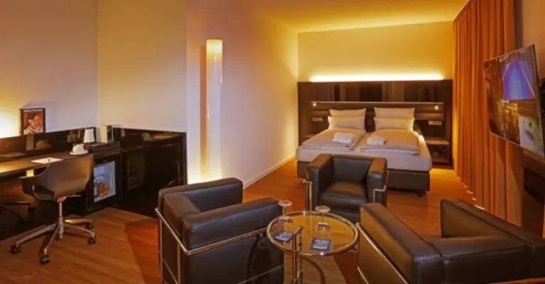 4**** Hotel mit Betreiber für 100 Zimmer bei Düsseldorf - Foto 2