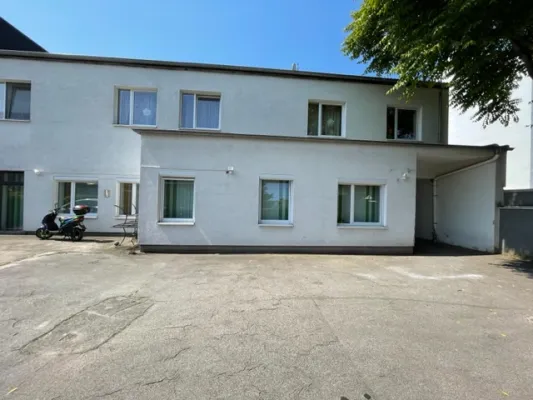 Apartment house for sale in good condition with high yield close to Dusseldorf - pic.2