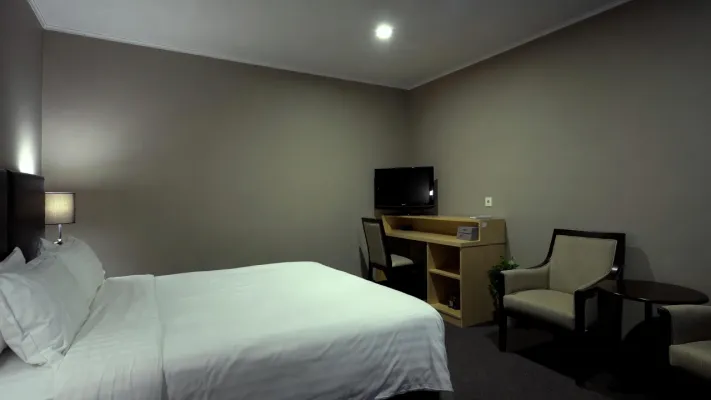 4****-Sterne-Hotel in Nordrhein-Westfalen am Rheinufer - Foto 3