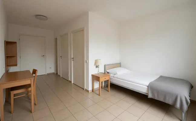 4****-Sterne-Hotel mit 220 voll renovierten Zimmern, Düsseldorf - Foto 2