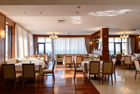 4**** Hotel for Sale in a Building with a Classic Interior, Batumi - pic.4