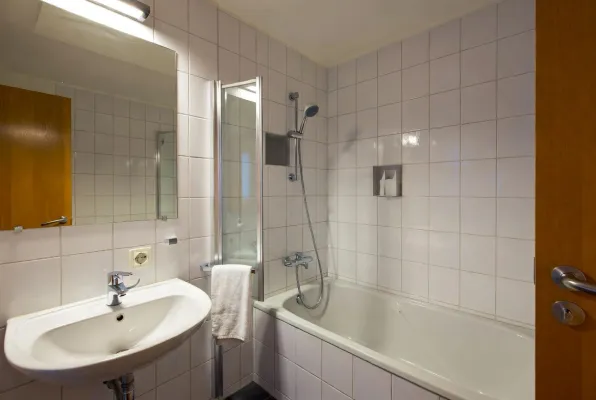 3*** Hotel for sale with  12,5% return, Dortmund - pic.2