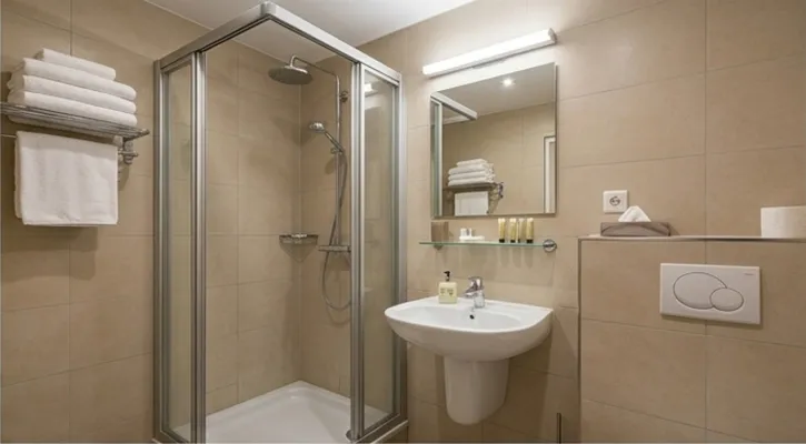 For sale modernized 3-star hotel with a restaurant in a central location in Frankfurt am Main - pic.2